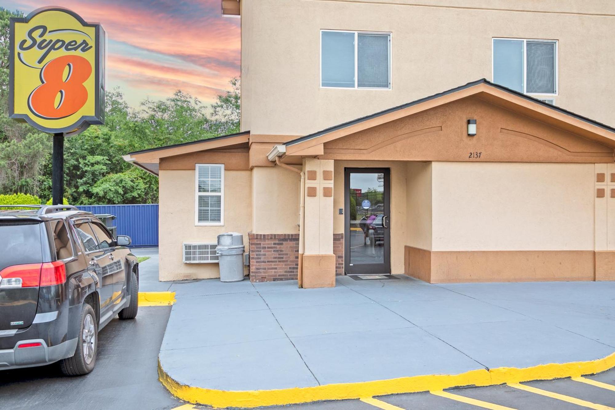 Super 8 By Wyndham Augusta Ft Eisenhower Area Luaran gambar