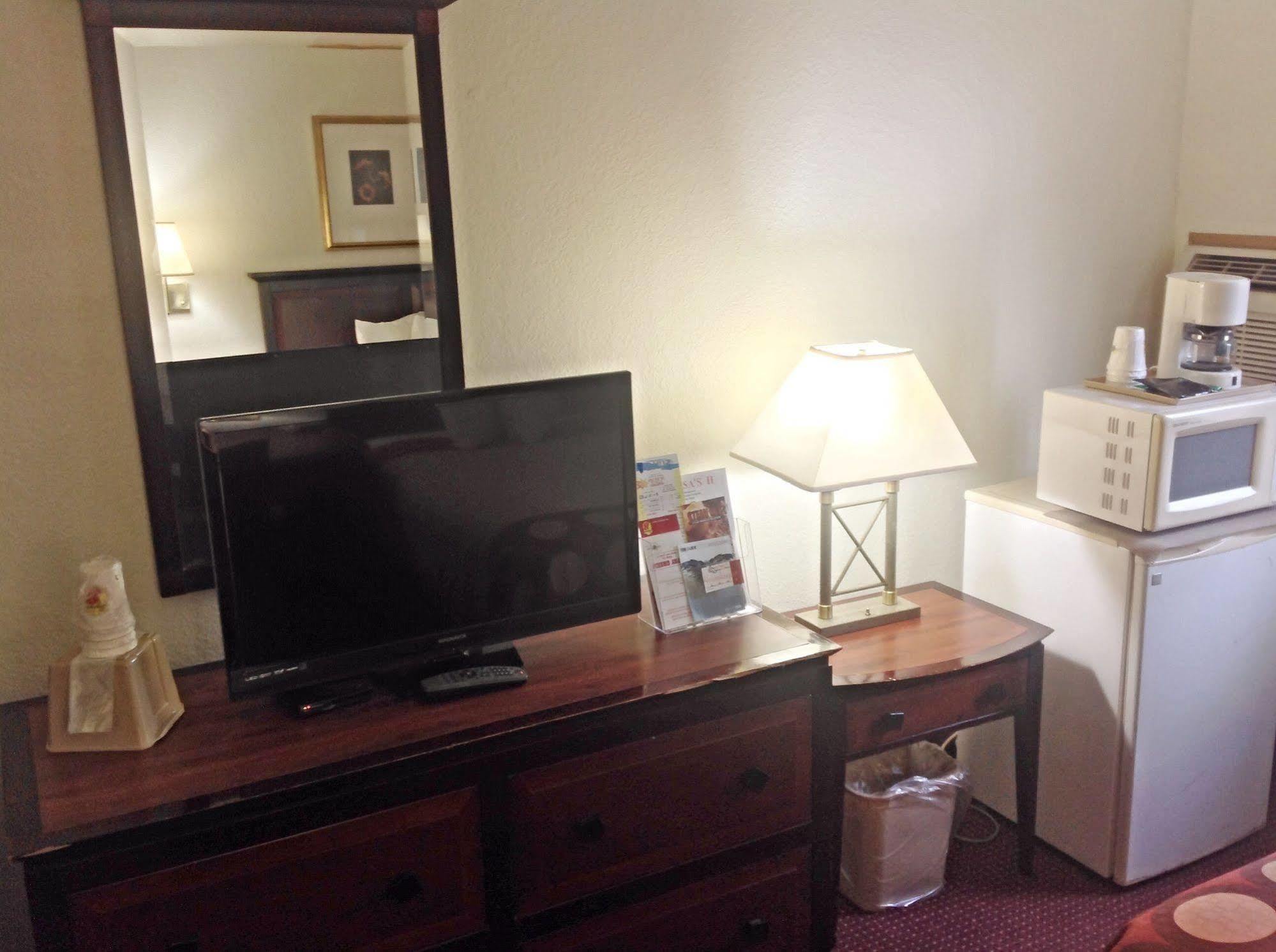 Super 8 By Wyndham Augusta Ft Eisenhower Area Luaran gambar